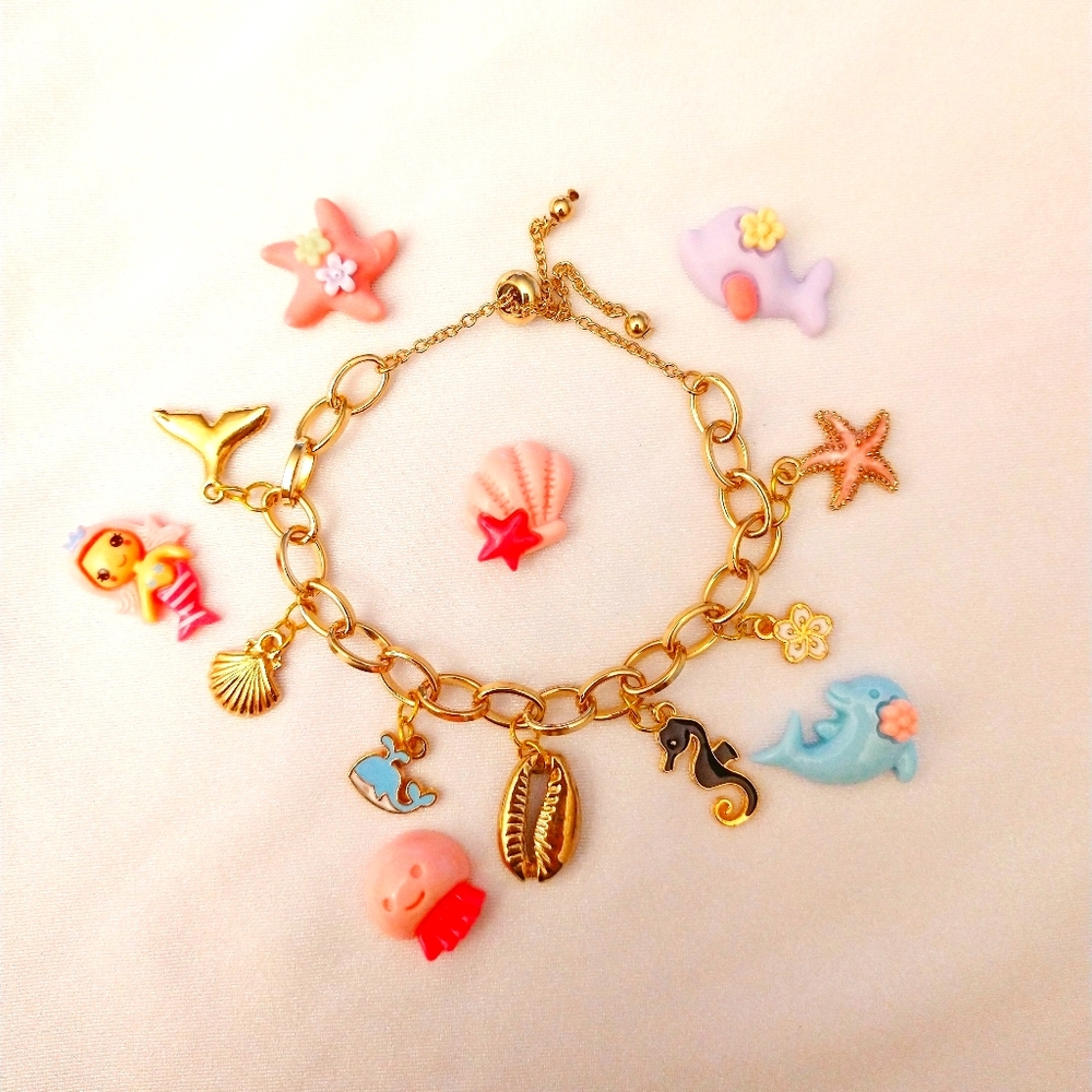 Charm bracelet